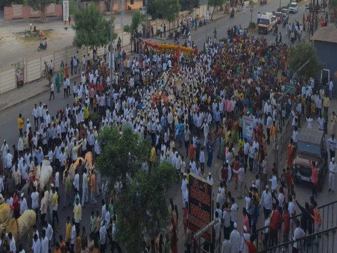 hinjewadi mhatoba mandir yatra after two years of corona pune latest news | हिंजवडी : 'म्हातोबाच्या नावानं चांगभलं' च्या जयघोषात निघाली बगाड मिरवणूक hinjewadi mhatoba mandir yatra after two years of corona pune latest news | हिंजवडी : 'म्हातोबाच्या नावानं चांगभलं' च्या जयघोषात निघाली बगाड मिरवणूक