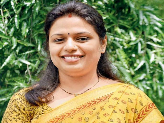 Threaten to kill Shiv Sena deputy leader and corporator | शिवसेनेच्या उपनेत्या आणि नगरसेविकेस जीवे मारण्याची धमकी Threaten to kill Shiv Sena deputy leader and corporator | शिवसेनेच्या उपनेत्या आणि नगरसेविकेस जीवे मारण्याची धमकी