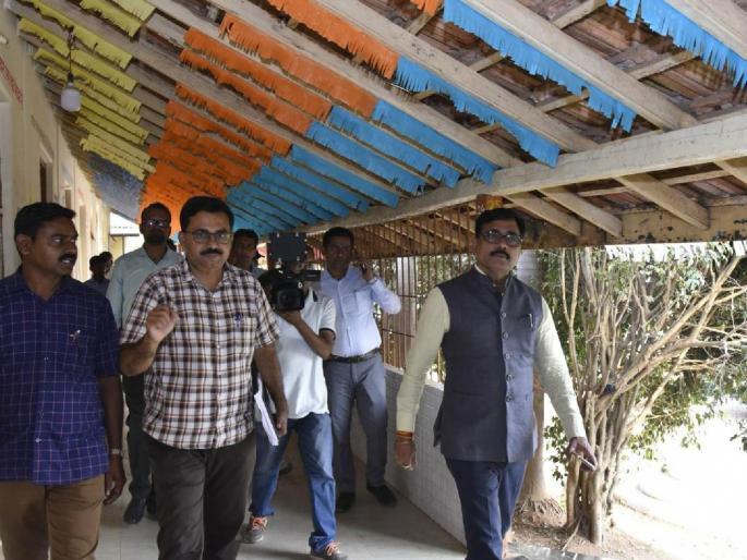 1 thousand 77 wheelchair for disabled voters facilities from district administration in alibag raigad | दिव्यांग मतदारांसाठी १ हजार ७७ व्हीलचेअर; जिल्हा प्रशासनाकडून सुविधा 1 thousand 77 wheelchair for disabled voters facilities from district administration in alibag raigad | दिव्यांग मतदारांसाठी १ हजार ७७ व्हीलचेअर; जिल्हा प्रशासनाकडून सुविधा