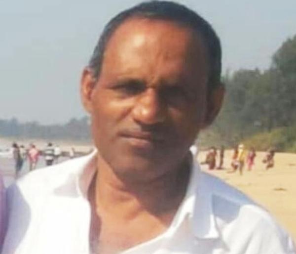 Salmat Panchkrushi Lokmat newspaper vendor behind the curtain of time | साळवण पंचक्रोशीतील लोकमत वृत्तपत्र विक्रेता काळाच्या पडद्याआड Salmat Panchkrushi Lokmat newspaper vendor behind the curtain of time | साळवण पंचक्रोशीतील लोकमत वृत्तपत्र विक्रेता काळाच्या पडद्याआड
