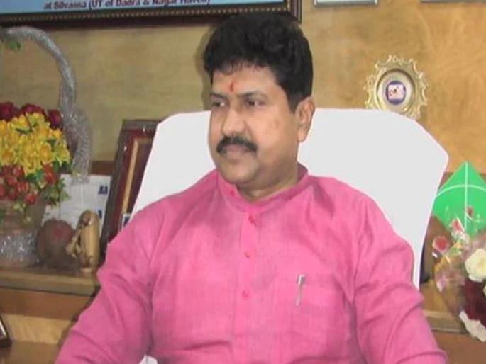 Before committing suicide, the MP Mohan Dolkar wrote a 15-page letter | आत्महत्येपूर्वी खासदाराने लिहिले १५ पानांचे पत्र; गळफास लावून घेतल्याचे शवविच्छेदनात उघड Before committing suicide, the MP Mohan Dolkar wrote a 15-page letter | आत्महत्येपूर्वी खासदाराने लिहिले १५ पानांचे पत्र; गळफास लावून घेतल्याचे शवविच्छेदनात उघड