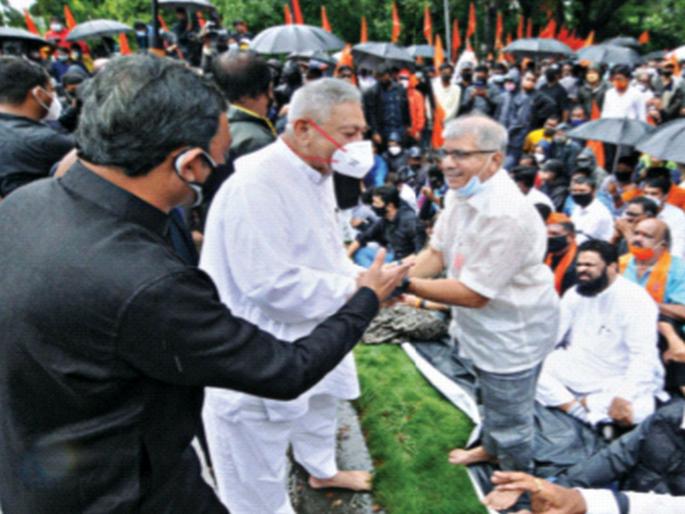 Reservation for Marathas only if the constitution is amended : Prakash Ambedkar | घटनादुरुस्ती केली, तरच मराठ्यांना आरक्षण; प्रकाश आंबेडकर यांनी वेधले कायदेशीर बाबींकडे लक्ष Reservation for Marathas only if the constitution is amended : Prakash Ambedkar | घटनादुरुस्ती केली, तरच मराठ्यांना आरक्षण; प्रकाश आंबेडकर यांनी वेधले कायदेशीर बाबींकडे लक्ष