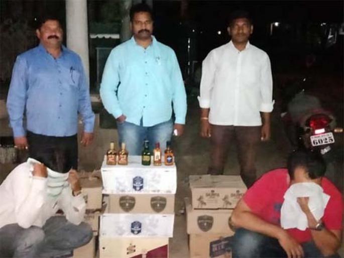 Seven thousand illegal aliens were seized in Mhasawad of Shahada | शहाद्यातील म्हसावद येथे 70 हजारांचे अवैध विदेशी मद्य जप्त Seven thousand illegal aliens were seized in Mhasawad of Shahada | शहाद्यातील म्हसावद येथे 70 हजारांचे अवैध विदेशी मद्य जप्त