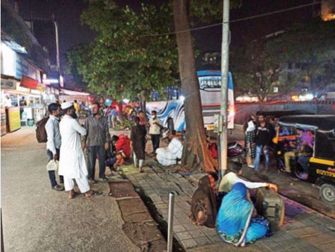 Doubling of private bus fares on Diwali; | दिवाळीत खासगी बसच्या तिकीट दरात दुप्पट वाढ; ट्रॅव्हल्सचालकांनी प्रचंड दर वाढविले Doubling of private bus fares on Diwali; | दिवाळीत खासगी बसच्या तिकीट दरात दुप्पट वाढ; ट्रॅव्हल्सचालकांनी प्रचंड दर वाढविले