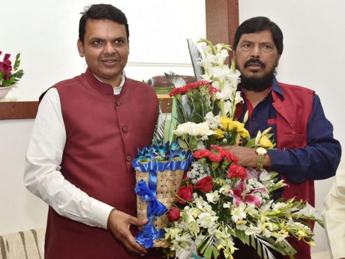 'Corona Go' ... then the new mission of the Ramdas athavale, go mahavikas aghadi MMG | 'कोरोना गो'... नंतर आठवलेंचा नवा नारा, महाविकास आघाडी गो...