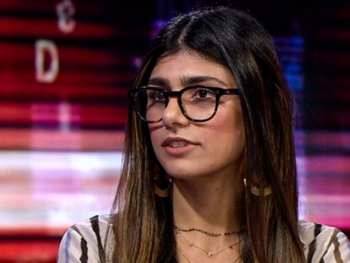 After Rihanna, porn star Mia Khalifa extends support to protesting ‘farmers’ | पॉर्न स्टार मिया खलिफाचा शेतकरी आंदोलनाला पाठिंबा, म्हणाली... After Rihanna, porn star Mia Khalifa extends support to protesting ‘farmers’ | पॉर्न स्टार मिया खलिफाचा शेतकरी आंदोलनाला पाठिंबा, म्हणाली...