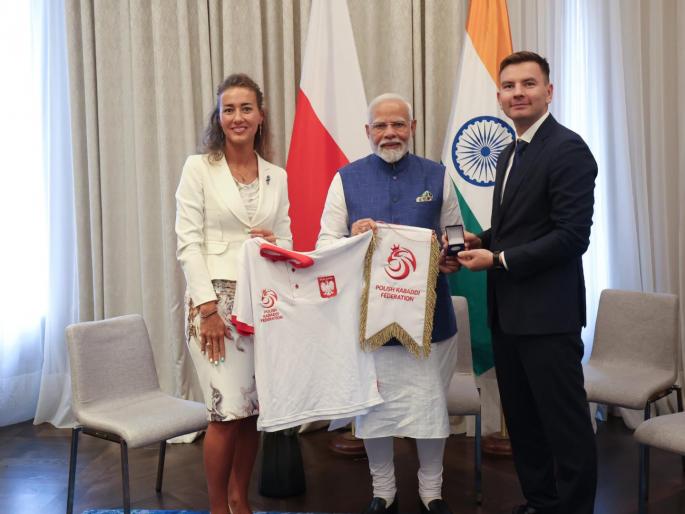 Kabaddi will be played in the Olympics, former Polish player Michal Spiczko said after meeting Prime Minister Narendra Modi | महाराष्ट्राचा लोकप्रिय खेळ ऑलिम्पिकमध्येही खेळला जाणार; मोदींच्या भेटीनंतर स्पिक्झको म्हणाले... Kabaddi will be played in the Olympics, former Polish player Michal Spiczko said after meeting Prime Minister Narendra Modi | महाराष्ट्राचा लोकप्रिय खेळ ऑलिम्पिकमध्येही खेळला जाणार; मोदींच्या भेटीनंतर स्पिक्झको म्हणाले...
