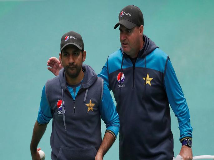 ICC World Cup 2019 : Disappointed Virat Kohli and Co. didn't stand up for Pakistan in WC: Mickey Arthur on India's loss to England | ICC World Cup 2019 : भारतीय संघ पाकिस्तानच्या बाजूनं उभा राहिला नाही, प्रशिक्षक मिकी आर्थरची खंत