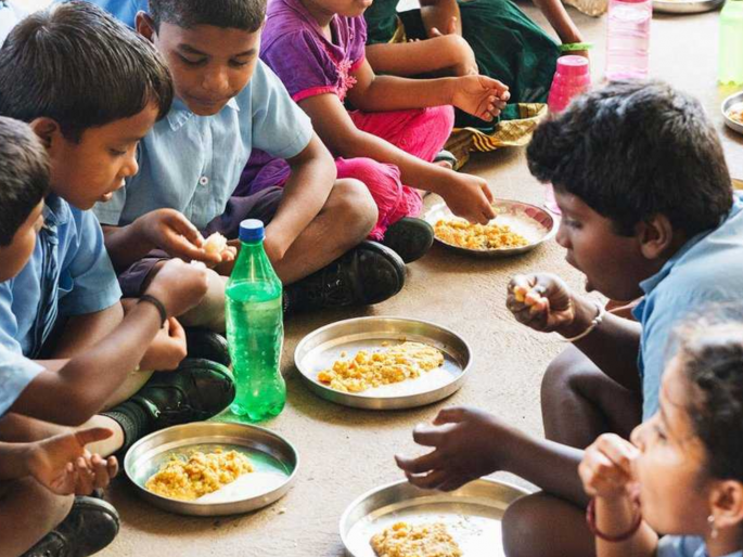 Sugar will not be provided for mid day meal, Maharashtra government directs to make arrangements through public participation | पोषण आहारासाठी साखर देणार नाही, लोकसहभागातून व्यवस्था करण्याचे महाराष्ट्र सरकारचे निर्देश Sugar will not be provided for mid day meal, Maharashtra government directs to make arrangements through public participation | पोषण आहारासाठी साखर देणार नाही, लोकसहभागातून व्यवस्था करण्याचे महाराष्ट्र सरकारचे निर्देश