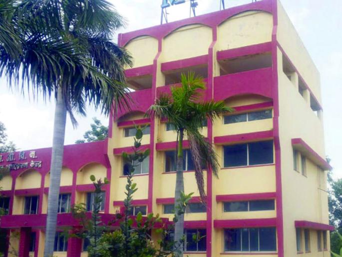 Due to the lack of water, Industry in midc area on the closer way | पाण्याअभावी दसरखेड 'एमआयडीसीती'ल उद्योग बंद पडण्याच्या मार्गावर  Due to the lack of water, Industry in midc area on the closer way | पाण्याअभावी दसरखेड 'एमआयडीसीती'ल उद्योग बंद पडण्याच्या मार्गावर