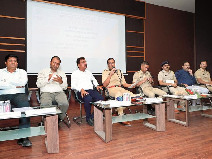 Harassment of RTI activists is unbearable, how long will they have to endure it? Industrialists' earnest request to the Police Commissioner | आरटीआय कार्यकर्त्यांचा छळ, किती दिवस सहन करायचे? उद्योजकांची पोलिस आयुक्तांना विनंती Harassment of RTI activists is unbearable, how long will they have to endure it? Industrialists' earnest request to the Police Commissioner | आरटीआय कार्यकर्त्यांचा छळ, किती दिवस सहन करायचे? उद्योजकांची पोलिस आयुक्तांना विनंती