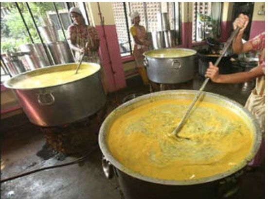 Cooks, helpers have been waiting for three months salary | स्वयंपाकी, मदतनीसांना तीन महिन्यांपासून  वेतनाची प्रतीक्षा Cooks, helpers have been waiting for three months salary | स्वयंपाकी, मदतनीसांना तीन महिन्यांपासून  वेतनाची प्रतीक्षा