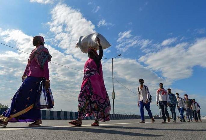  Lockdown: Midnight migration by other state labours | लॉकडाउन : पोलिसांना चकवा देण्यासाठी परप्रांतीयांचा मध्यरात्री स्थलांतराचा डाव