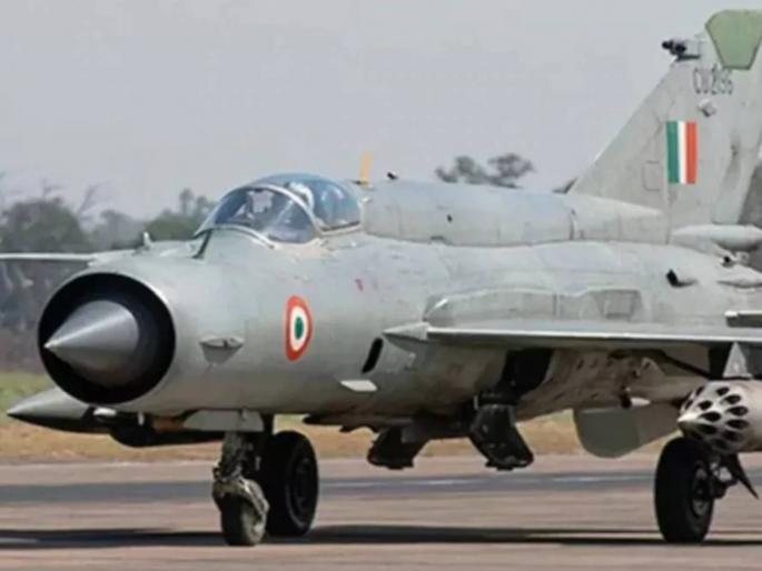 MiG-21 fighter jet to bid farewell after 62 years of service; fought Pakistan in 1965 war | ६२ वर्षांच्या सेवेनंतर मिग-२१ लढाऊ विमान निरोप घेणार; १९६५ च्या युद्धात पाकिस्तानला टक्कर दिलेली MiG-21 fighter jet to bid farewell after 62 years of service; fought Pakistan in 1965 war | ६२ वर्षांच्या सेवेनंतर मिग-२१ लढाऊ विमान निरोप घेणार; १९६५ च्या युद्धात पाकिस्तानला टक्कर दिलेली