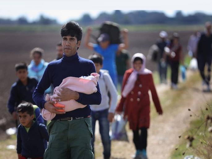 christians religion people migrated the most know about hindu and muslims on which number | कोणत्या धर्माच्या लोकांनी केलं सर्वाधिक स्थलांतर? कितव्या क्रमांकावर आहेत हिंदू? जाणून घ्या christians religion people migrated the most know about hindu and muslims on which number | कोणत्या धर्माच्या लोकांनी केलं सर्वाधिक स्थलांतर? कितव्या क्रमांकावर आहेत हिंदू? जाणून घ्या