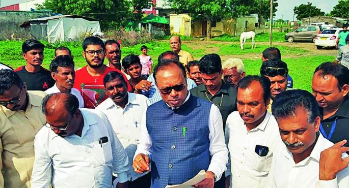 Land acquisition of Mihan-Khapri, rehabilitation within two months | मिहान-खापरीचे भूसंपादन, पुनर्वसन दोन महिन्यात Land acquisition of Mihan-Khapri, rehabilitation within two months | मिहान-खापरीचे भूसंपादन, पुनर्वसन दोन महिन्यात