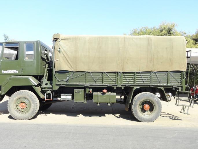 On the Nagpur-Kamthi road A woman was killed and her daughter was injured by Military truck dashed Kamti Marg | नागपूर - कामठी मार्गावर मिलिटरी ट्रकच्या धडकेत आई ठार, मुलगी जखमी On the Nagpur-Kamthi road A woman was killed and her daughter was injured by Military truck dashed Kamti Marg | नागपूर - कामठी मार्गावर मिलिटरी ट्रकच्या धडकेत आई ठार, मुलगी जखमी