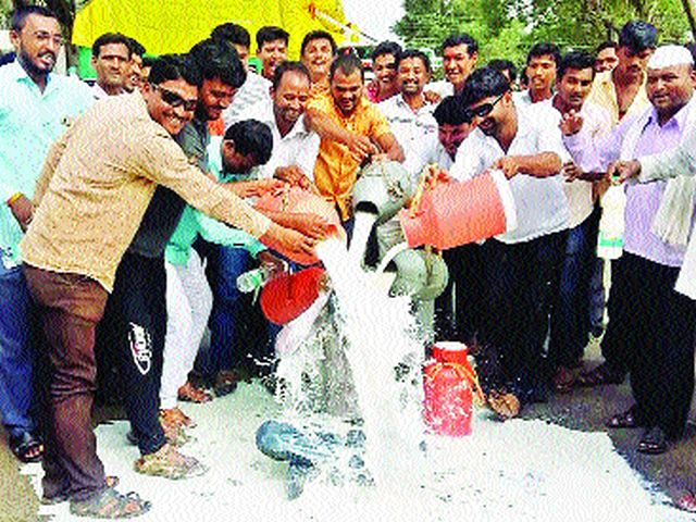 No milk shortage! | दूधटंचाई नाही! No milk shortage! | दूधटंचाई नाही!