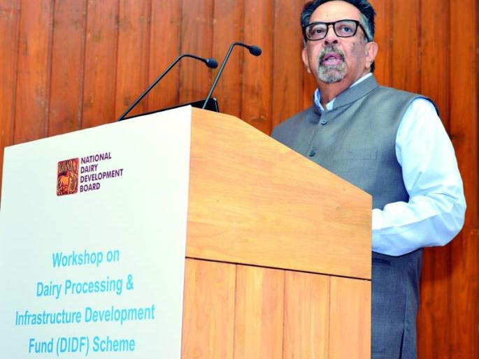 NDDB aims to collect three lakh liters of milk from Vidarbha Marathwada | एनडीडीबीचे विदर्भ मराठवाड्यातून तीन लाख लिटर दूध संकलनाचे लक्ष्य NDDB aims to collect three lakh liters of milk from Vidarbha Marathwada | एनडीडीबीचे विदर्भ मराठवाड्यातून तीन लाख लिटर दूध संकलनाचे लक्ष्य