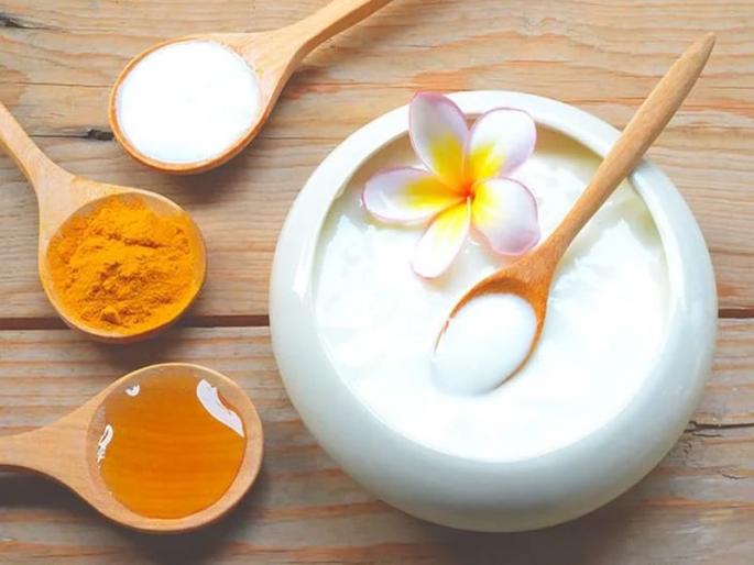 One cup of milk enhances health and one teaspoon of milk enhances skin beauty ... How? | सोन्यासारखी उजळेल त्वचा, फक्त चमचाभर दूध लावा त्वचेला; मग पहा जादू..