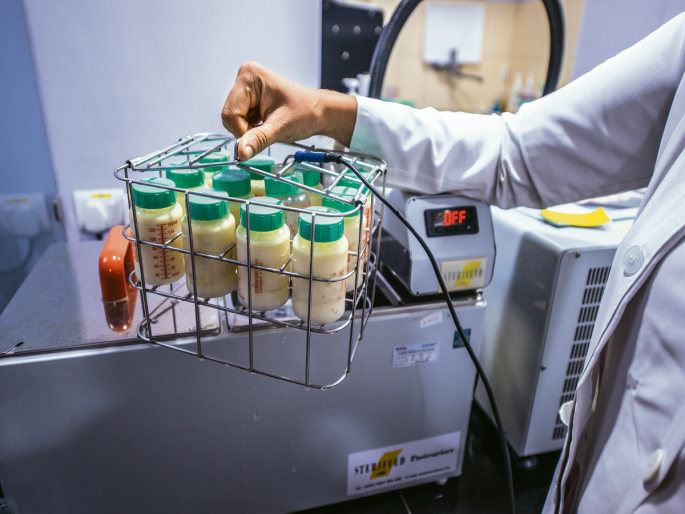 Inauguration of Human Milk Bank at Ghati Hospital; Every day 20 babies will get breast milk | घाटी रुग्णालयात मानवी दूध बँकेचे उद्घाटन; रोज २० तान्हुल्यांना मिळेल आईचे दूध Inauguration of Human Milk Bank at Ghati Hospital; Every day 20 babies will get breast milk | घाटी रुग्णालयात मानवी दूध बँकेचे उद्घाटन; रोज २० तान्हुल्यांना मिळेल आईचे दूध