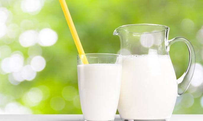 Reduction in milk sales by 3 to 4 thousand liters | २० ते ३० हजार लिटरने दुध विक्रीत घट