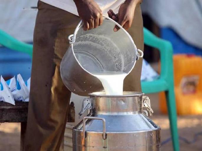 Milk Prices drop soon in India amul milk price for 1 litre what central minister said read in details | सर्वसामान्यांसाठी खुशखबर! दूधाचे दर कमी होण्याची शक्यता, जाणून घ्या कधीपासून?