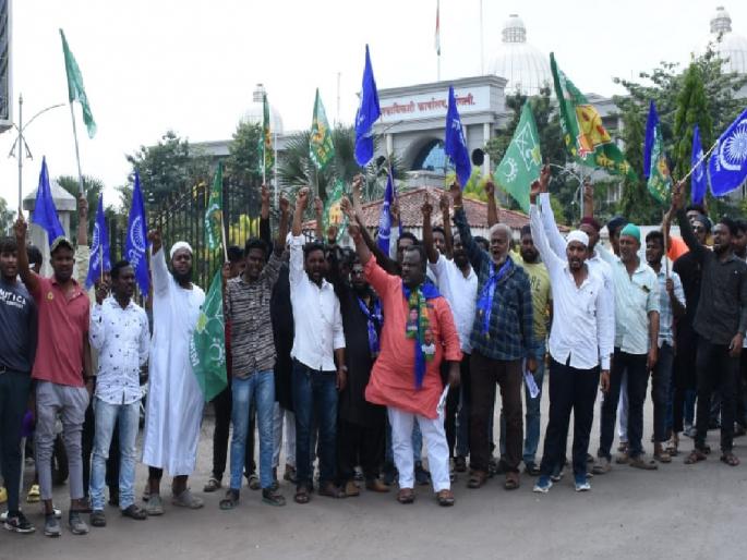 Pay Rs 1 crore to families of Pusesawali riots, MIM protests in Sangli | Sangli- पुसेसावळी दंगल: सूत्रधारास अटक करण्यास पोलिसांची टाळाटाळ, एमआयएमचा आरोप