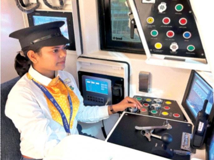 Small villages in Amravati to direct metro drivers; Successful career story of Meenal Potphode | अमरावतीतील छोटे खेडे ते थेट मेट्रो चालक; मीनल पोटफोडे यांची यशस्वी करिअरगाथा Small villages in Amravati to direct metro drivers; Successful career story of Meenal Potphode | अमरावतीतील छोटे खेडे ते थेट मेट्रो चालक; मीनल पोटफोडे यांची यशस्वी करिअरगाथा