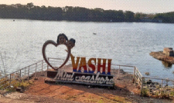 Neglect of maintenance of parks in Vashi including mini sishore; The defense net also broke | मिनी सिशोरसह वाशीतील उद्यानांच्या देखभालीकडे दुर्लक्ष; संरक्षण जाळीही तोडली Neglect of maintenance of parks in Vashi including mini sishore; The defense net also broke | मिनी सिशोरसह वाशीतील उद्यानांच्या देखभालीकडे दुर्लक्ष; संरक्षण जाळीही तोडली