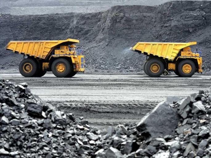 Goa MPs approached PM for launching mining business | खाण व्यवसाय सुरू करण्यासंबंधी गोव्याच्या खासदारांचे पंतप्रधानांना साकडे Goa MPs approached PM for launching mining business | खाण व्यवसाय सुरू करण्यासंबंधी गोव्याच्या खासदारांचे पंतप्रधानांना साकडे