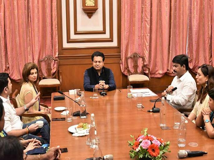 Government will set up 'mini multiplex', Marathi films will get justice by amit deshmukh | सरकार 'मिनी मल्टिप्लेक्स' उभारणार, मराठी चित्रपटांना न्याय मिळणार Government will set up 'mini multiplex', Marathi films will get justice by amit deshmukh | सरकार 'मिनी मल्टिप्लेक्स' उभारणार, मराठी चित्रपटांना न्याय मिळणार