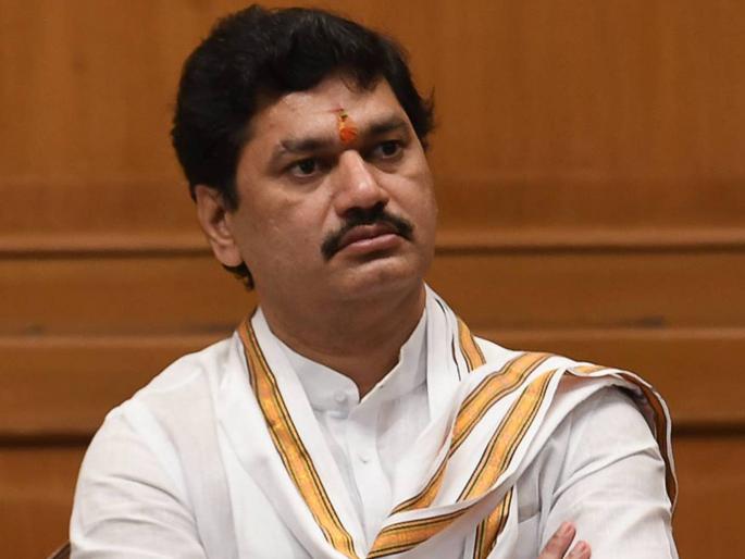 Bench orders recovery of Rs 10,000 from Dhananjay Munde | धनंजय मुंडेकडून १० हजार रुपये वसूल करण्याचे खंडपीठाचे आदेश; नेमके कारण काय? Bench orders recovery of Rs 10,000 from Dhananjay Munde | धनंजय मुंडेकडून १० हजार रुपये वसूल करण्याचे खंडपीठाचे आदेश; नेमके कारण काय?