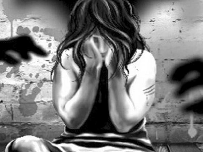 two arrested for taking obscene picture of minor girl and torturing her | गुंगीचं औषध देऊन मुलीचे आक्षेपार्ह फोटो काढले, धमकावून अत्याचार केले; दोघांना अटक two arrested for taking obscene picture of minor girl and torturing her | गुंगीचं औषध देऊन मुलीचे आक्षेपार्ह फोटो काढले, धमकावून अत्याचार केले; दोघांना अटक