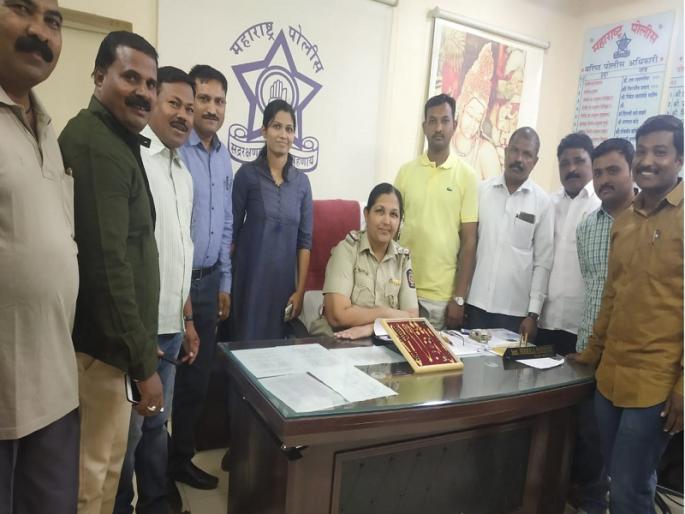 Minor boy, who had stopped to take care of the house, also looted relatives jewelry | घर सांभाळण्यासाठी थांबलेल्या अल्पवयीन मुलानेच नातेवाईकाचे दागिने पळविले 