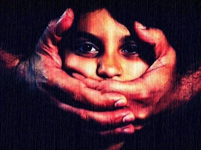Minor girl raped by giving sleeping pills in Nagpur | नागपुरात झोपेच्या गोळ्या देऊन अल्पवयीन मुलीवर अत्याचार Minor girl raped by giving sleeping pills in Nagpur | नागपुरात झोपेच्या गोळ्या देऊन अल्पवयीन मुलीवर अत्याचार