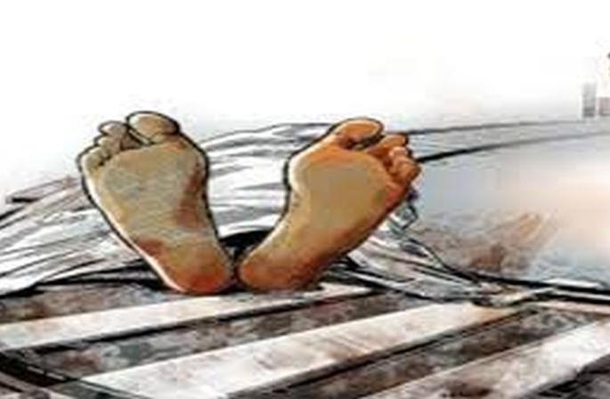 Minor lovers couples suicide under train | अल्पवयीन प्रेमी युगुलाची रेल्वेखाली आत्महत्या Minor lovers couples suicide under train | अल्पवयीन प्रेमी युगुलाची रेल्वेखाली आत्महत्या