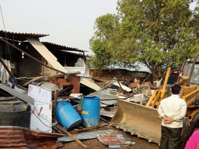 Municipal corporation's action on encroachment of tribal woman's land | अदिवासी महिलेच्या जमीनीवरील अतिक्रमणावर पालिकेची कारवाई