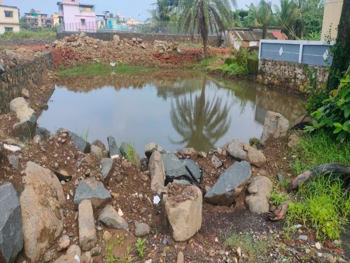 A 5-year-old boy drowned in water in a pit in Uttan in mira road | उत्तन येथे खड्ड्यात साचलेल्या पाण्यात ५ वर्षांच्या चिमुकल्याचा बुडून मृत्यू A 5-year-old boy drowned in water in a pit in Uttan in mira road | उत्तन येथे खड्ड्यात साचलेल्या पाण्यात ५ वर्षांच्या चिमुकल्याचा बुडून मृत्यू