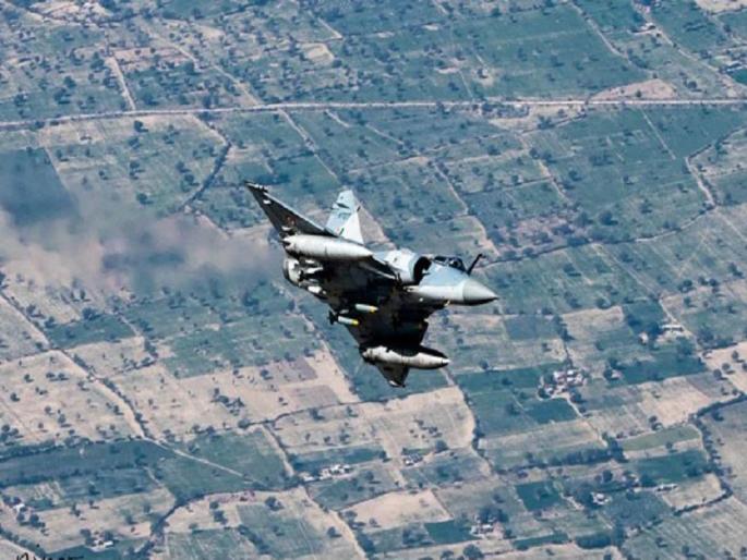 iaf fighter jets mirage tire allegedly stolen in lucknow from moving truck | "आम्हाला तर ट्रकचं वाटलं"; फायटर जेटचं चोरी केलेलं टायर चोरांनी आणून दिलं परत iaf fighter jets mirage tire allegedly stolen in lucknow from moving truck | "आम्हाला तर ट्रकचं वाटलं"; फायटर जेटचं चोरी केलेलं टायर चोरांनी आणून दिलं परत