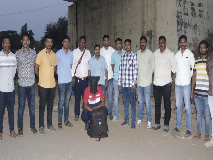 A stock of ganja-narcotic pills seized in Miraj, a youth from Kavthe Mahankal arrested | Sangli: मिरजेत गांजा-नशेच्या गोळ्याचा साठा जप्त, कवठेमहांकाळच्या तरूणास अटक