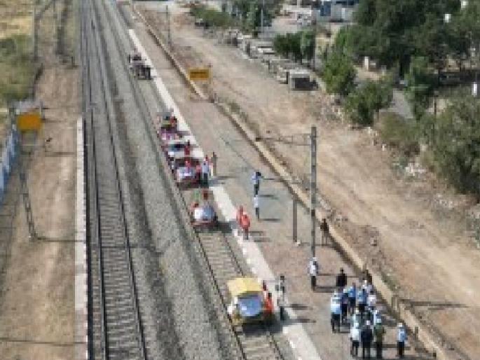 Cost of 21 crores per km for Miraj Kolhapur railway doubling work, proposal awaiting approval | मिरज-कोल्हापूर लोहमार्ग दुहेरीकरणाच्या कामासाठी प्रतिकिमी २१ कोटी खर्च, प्रस्ताव मंजुरीच्या प्रतिक्षेत Cost of 21 crores per km for Miraj Kolhapur railway doubling work, proposal awaiting approval | मिरज-कोल्हापूर लोहमार्ग दुहेरीकरणाच्या कामासाठी प्रतिकिमी २१ कोटी खर्च, प्रस्ताव मंजुरीच्या प्रतिक्षेत