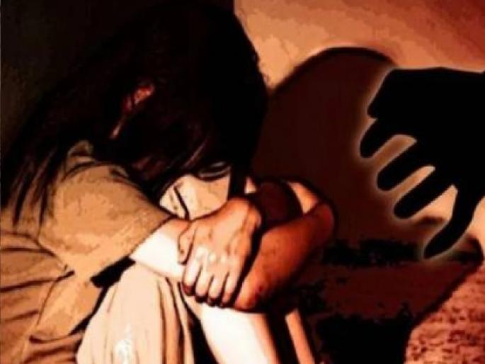 An eight year old schoolgirl from a village in Miraj taluka was raped by a 65 year old man | Sangli Crime: धक्कादायक! आठ वर्षांच्या चिमुरडीवर वृद्धाचा बलात्कार, नराधमास अटक An eight year old schoolgirl from a village in Miraj taluka was raped by a 65 year old man | Sangli Crime: धक्कादायक! आठ वर्षांच्या चिमुरडीवर वृद्धाचा बलात्कार, नराधमास अटक
