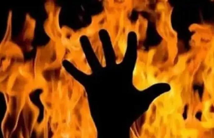 Young man set on fire at Miraj city police station | मिरज शहर पोलीस स्टेशन मध्ये पेटवून घेतलेल्या 'त्या' तरुणाचा मृत्यू