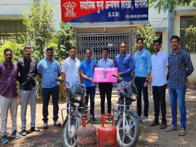 Three thieves arrested in Miraj area, goods worth half a lakh seized | मिरज परिसरात चोऱ्या करणारे तिघे सराईत जेरबंद, दीड लाखांचा माल जप्त; एलसीबीची कारवाई Three thieves arrested in Miraj area, goods worth half a lakh seized | मिरज परिसरात चोऱ्या करणारे तिघे सराईत जेरबंद, दीड लाखांचा माल जप्त; एलसीबीची कारवाई