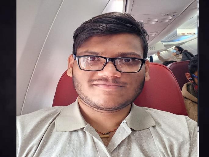 Saurabh Vijay Isapure from Miraj shared his experience in Ukraine | बॉम्बवर्षावात उपाशीपोटी तीन दिवस बसमध्येच, सौरभने सांगितले युक्रेनमधील थरारक अनुभव Saurabh Vijay Isapure from Miraj shared his experience in Ukraine | बॉम्बवर्षावात उपाशीपोटी तीन दिवस बसमध्येच, सौरभने सांगितले युक्रेनमधील थरारक अनुभव