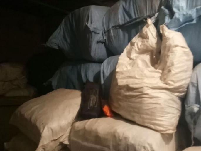 Kashimira police seized 10 lakh of paanamas in Thane bound area, Bhinder police took action | काशिमीरा पोलीस ठाणे हद्दीत पावणे दहा लाखाचा पानमसाला जप्त, भाईंदर पोलिसांनी केली कारवाई Kashimira police seized 10 lakh of paanamas in Thane bound area, Bhinder police took action | काशिमीरा पोलीस ठाणे हद्दीत पावणे दहा लाखाचा पानमसाला जप्त, भाईंदर पोलिसांनी केली कारवाई