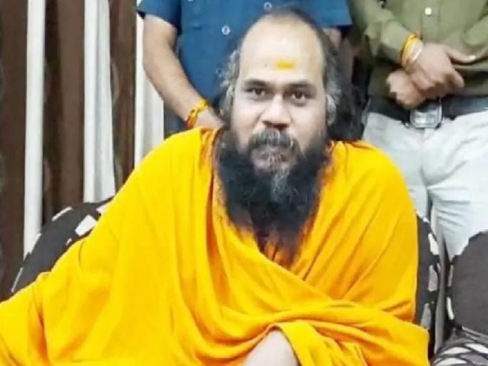 mirchi baba reward for beheading filmmakers who insult deities | "हिंदू देवतांचा अपमान करणार्‍या चित्रपट निर्मात्यांचा शिरच्छेद करणाऱ्याला 20 लाखांचे बक्षीस"