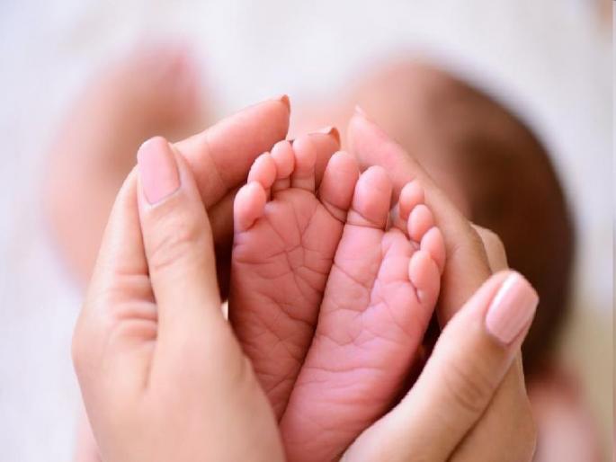 A prostitute in Miraj is bombarded with questions after giving birth to a baby | बाळ जन्मताच ‘तिच्या’ मातृत्वावर शासकीय अतिक्रमण, मिरजेत बालकल्याण समितीचा अजब प्रकार A prostitute in Miraj is bombarded with questions after giving birth to a baby | बाळ जन्मताच ‘तिच्या’ मातृत्वावर शासकीय अतिक्रमण, मिरजेत बालकल्याण समितीचा अजब प्रकार