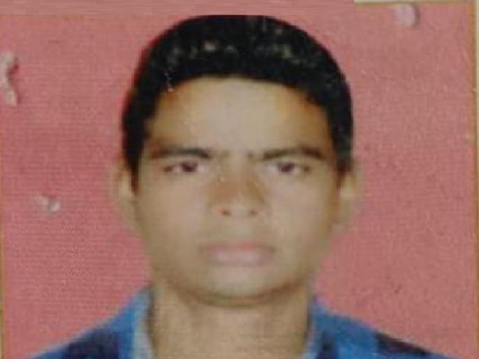 Laborer dies after foot slips from 1st floor Steel Bars enters neck in Kolhapur | पहिल्या मजल्यावरून पाय घसरून पडला, मानेत सळी घुसल्याने मजूर ठार; कोल्हापुरातील घटना Laborer dies after foot slips from 1st floor Steel Bars enters neck in Kolhapur | पहिल्या मजल्यावरून पाय घसरून पडला, मानेत सळी घुसल्याने मजूर ठार; कोल्हापुरातील घटना